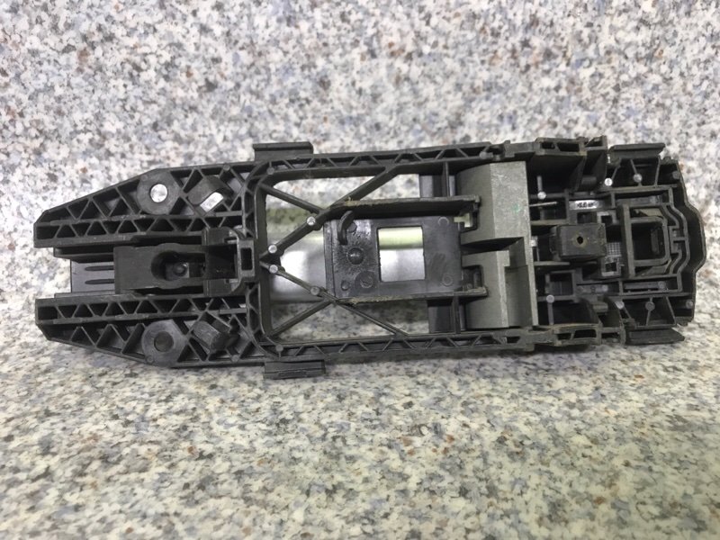 Ручка двери передняя правая FABIA MK2 Ручка двери передняя правая FABIA MK2