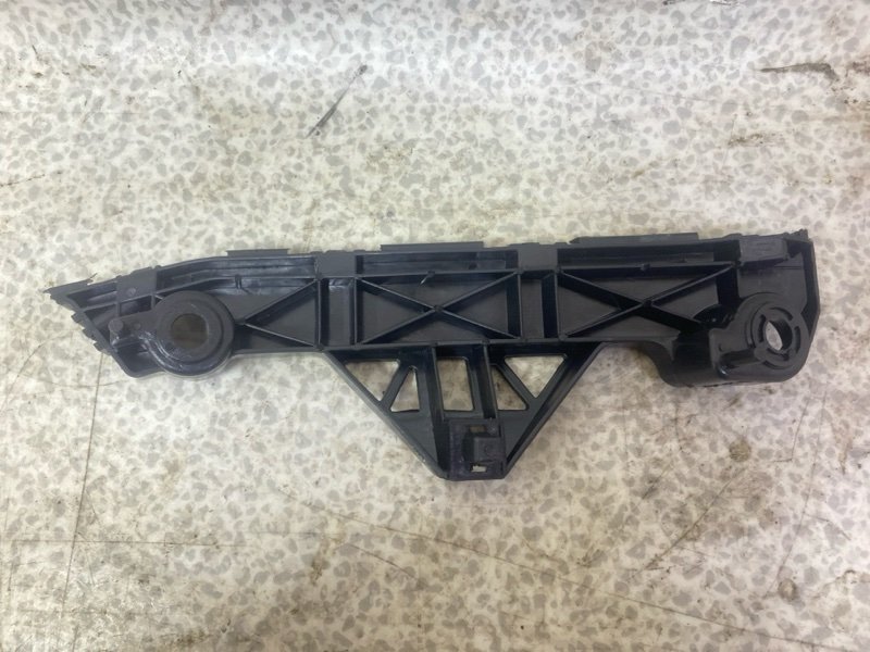 Кронштейн бампера передний левый 3 2011 BL