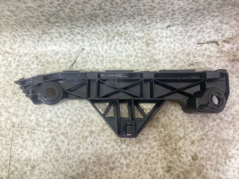 Кронштейн бампера передний левый 3 2011 BL