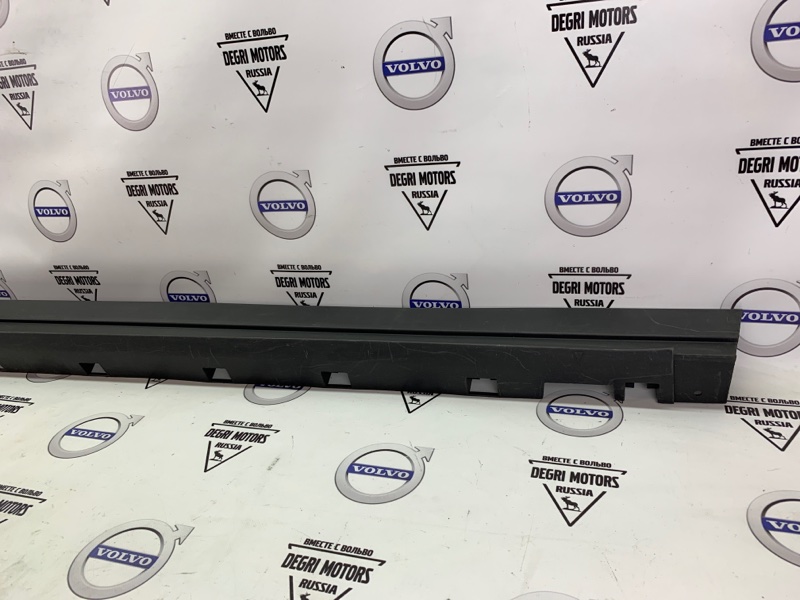 Накладка порога правая Kuga