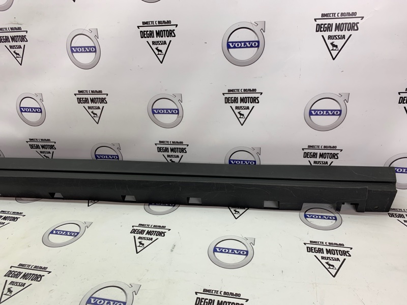 Накладка порога правая Kuga