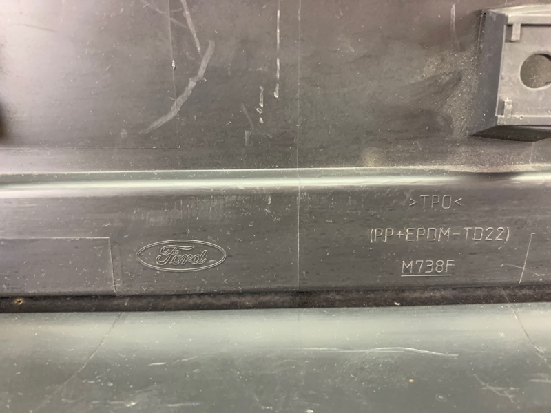 Накладка порога правая Kuga