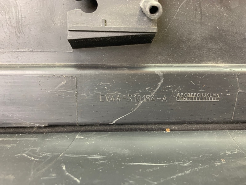 Накладка порога правая Kuga