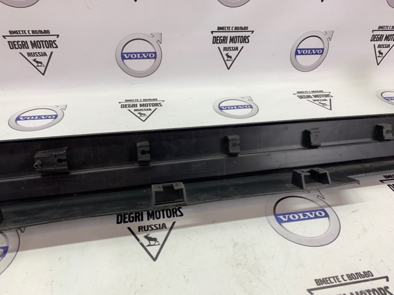 Накладка порога правая Kuga