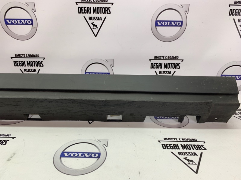 Накладка порога правая Kuga Накладка порога правая Kuga