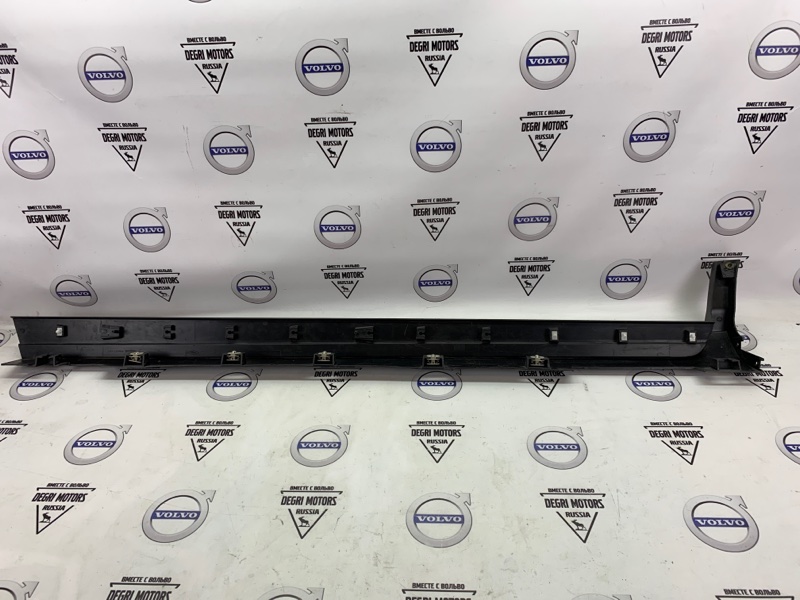 Накладка порога правая Kuga Накладка порога правая Kuga