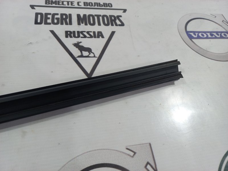Молдинг крыши задний правый XC70 2006 D5244T4