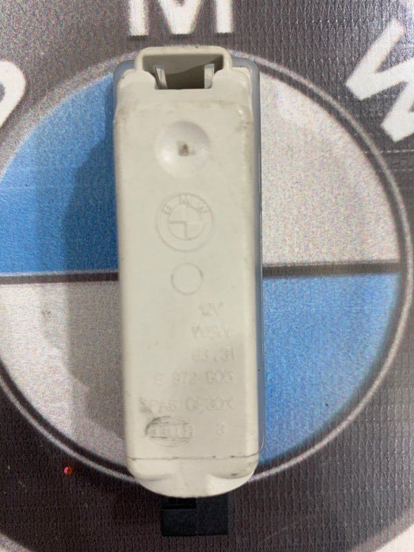 Плафон подсветки салона X3 2007 E83 2.0D N47