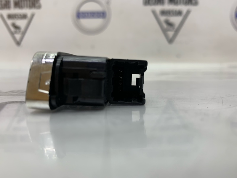 Кнопка центрального замка передняя левая Explorer 2012 2.0L EcoBoost (240PS) Кнопка центрального замка передняя левая Explorer 2012 2.0L EcoBoost (240PS)