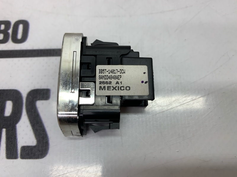 Кнопка центрального замка передняя левая Explorer 2012 2.0L EcoBoost (240PS) Кнопка центрального замка передняя левая Explorer 2012 2.0L EcoBoost (240PS)