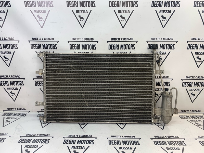 Радиатор кондиционера Volvo XC70 2003 B5254T2 30676602 контрактная
