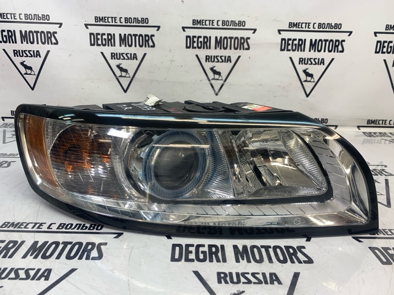 Фара ксеноновая передняя правая V50 2010 B4204S3