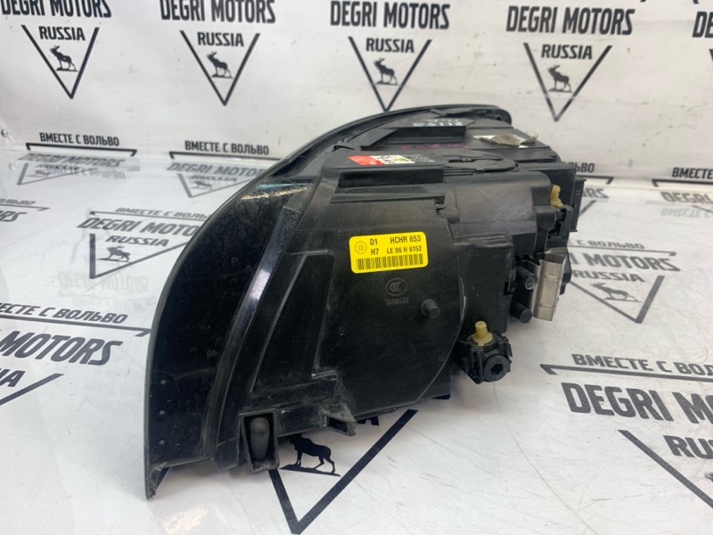 Фара ксеноновая передняя правая V50 2010 B4204S3