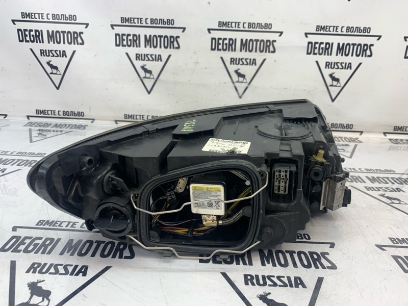 Фара ксеноновая передняя левая V50 2010 B4204S3