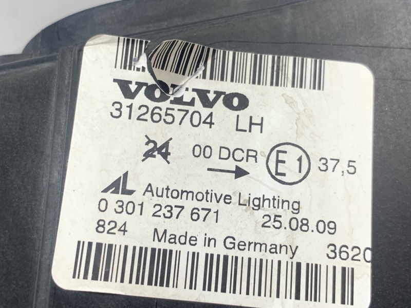 Фара ксеноновая передняя левая V50 2010 B4204S3