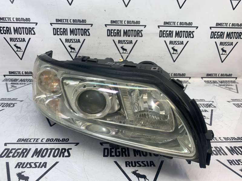 Фара ксеноновая передняя правая Volvo V70 B5244S Фара ксеноновая передняя правая Volvo V70 B5244S
