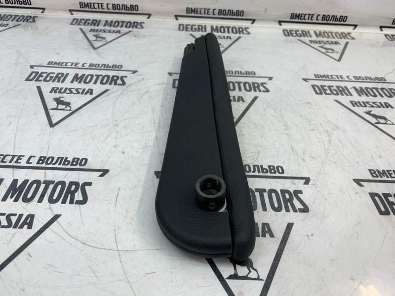 Подлокотник передний левый Range Rover 2005 L322 M62 B44 4.4 V8