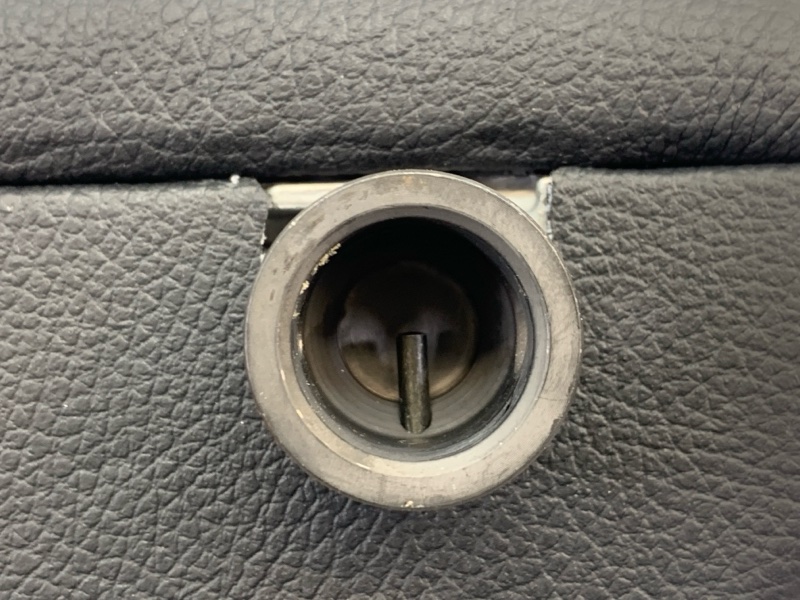 Подлокотник передний левый Range Rover 2005 L322 M62 B44 4.4 V8