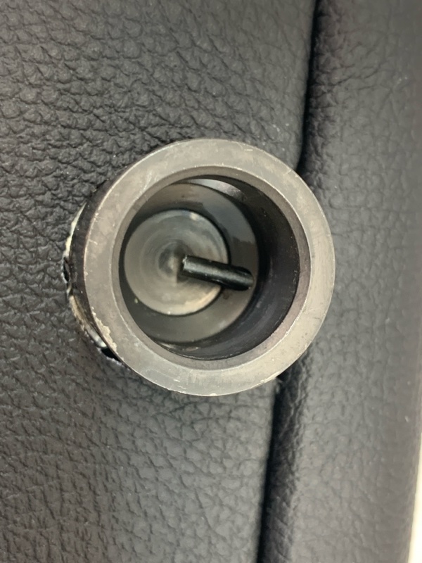 Подлокотник передний правый Range Rover 2005 L322 M62 B44 4.4 V8