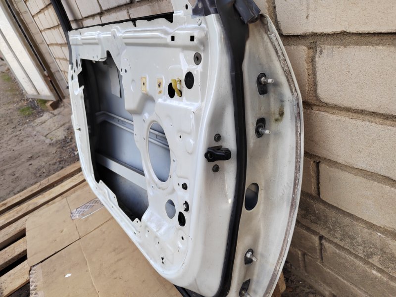 Дверь передняя левая Primera 2004 WTP12