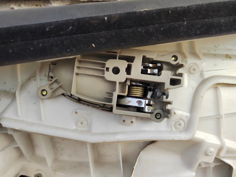 Обшивка двери передняя левая Primera 2004 WTP12