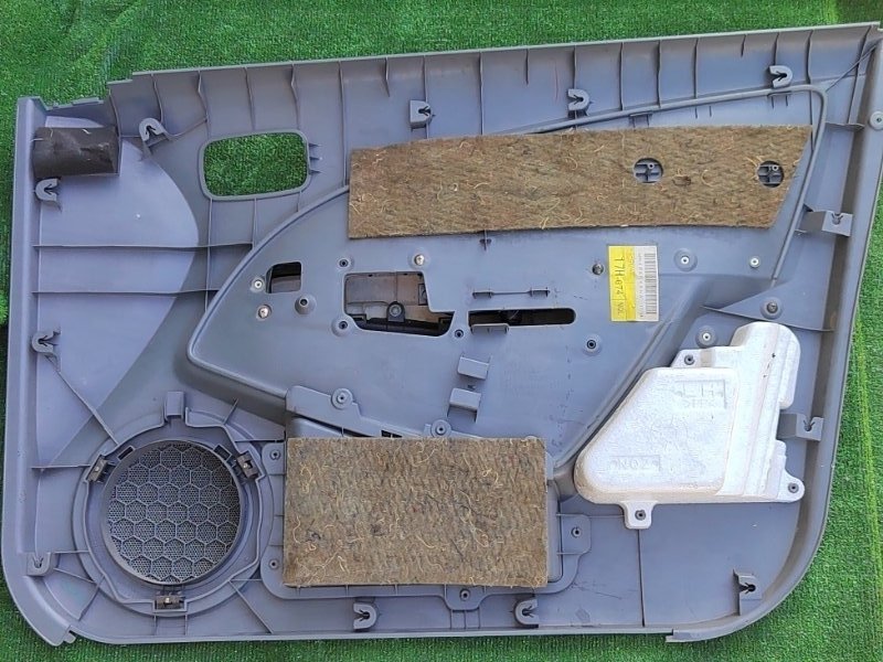 Обшивка двери передняя левая Airtrek 2004 CU4W