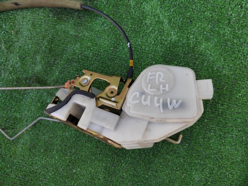 Замок двери передний левый MITSUBISHI Airtrek 2004 CU4W MR970617 контрактная