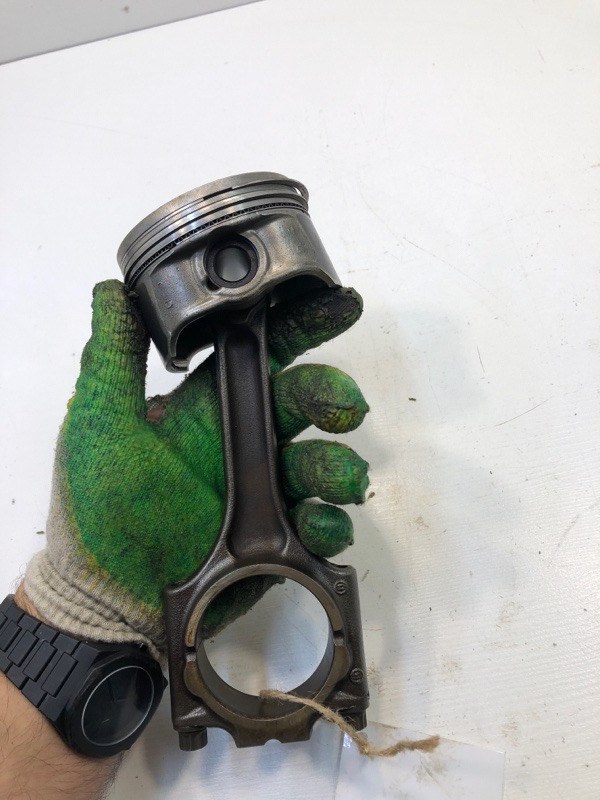 Поршень с шатуном S40 2005 MS38 B5244S4 Поршень с шатуном S40 2005 MS38 B5244S4