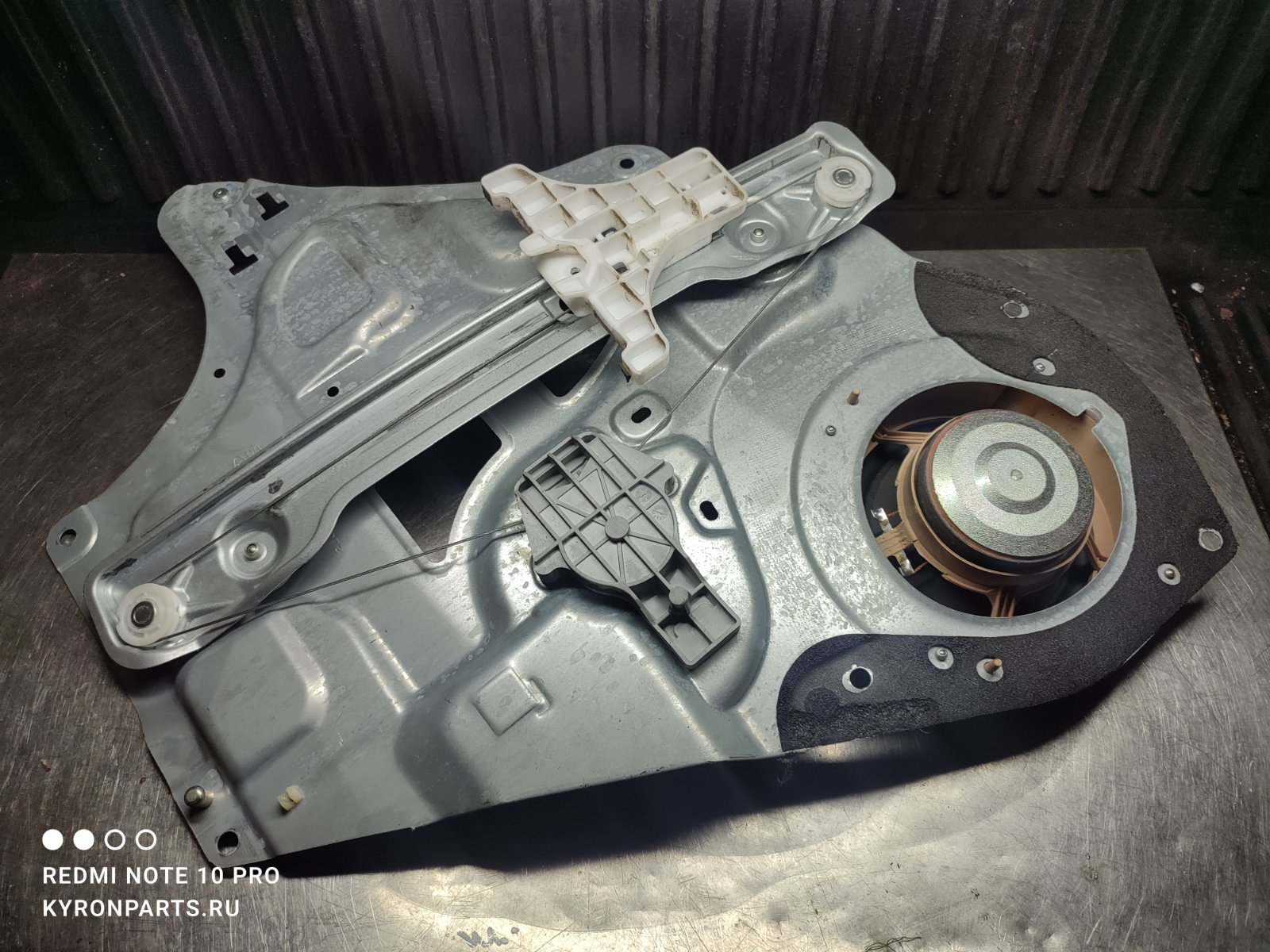 Стеклоподъемник задний левый KIA Sportage SL D4HA Стеклоподъемник задний левый KIA Sportage SL D4HA