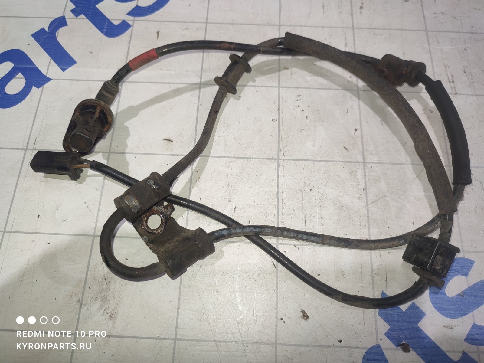 Запчасть датчик abs передний правый Hyundai IX35 2012 LM U2/D4FD 956712S300 Б/У Датчик abs передний правый Hyundai IX35 2012 LM U2/D4FD 956712S300 Б/У