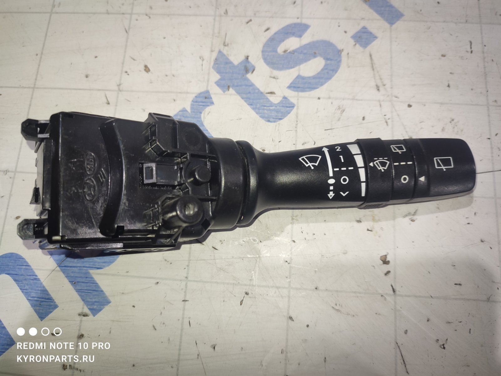 Запчасть переключатель дворников Hyundai IX35 2014 LM U2/D4FD 934202K560 Б/У Переключатель дворников Hyundai IX35 2014 LM U2/D4FD 934202K560 Б/У