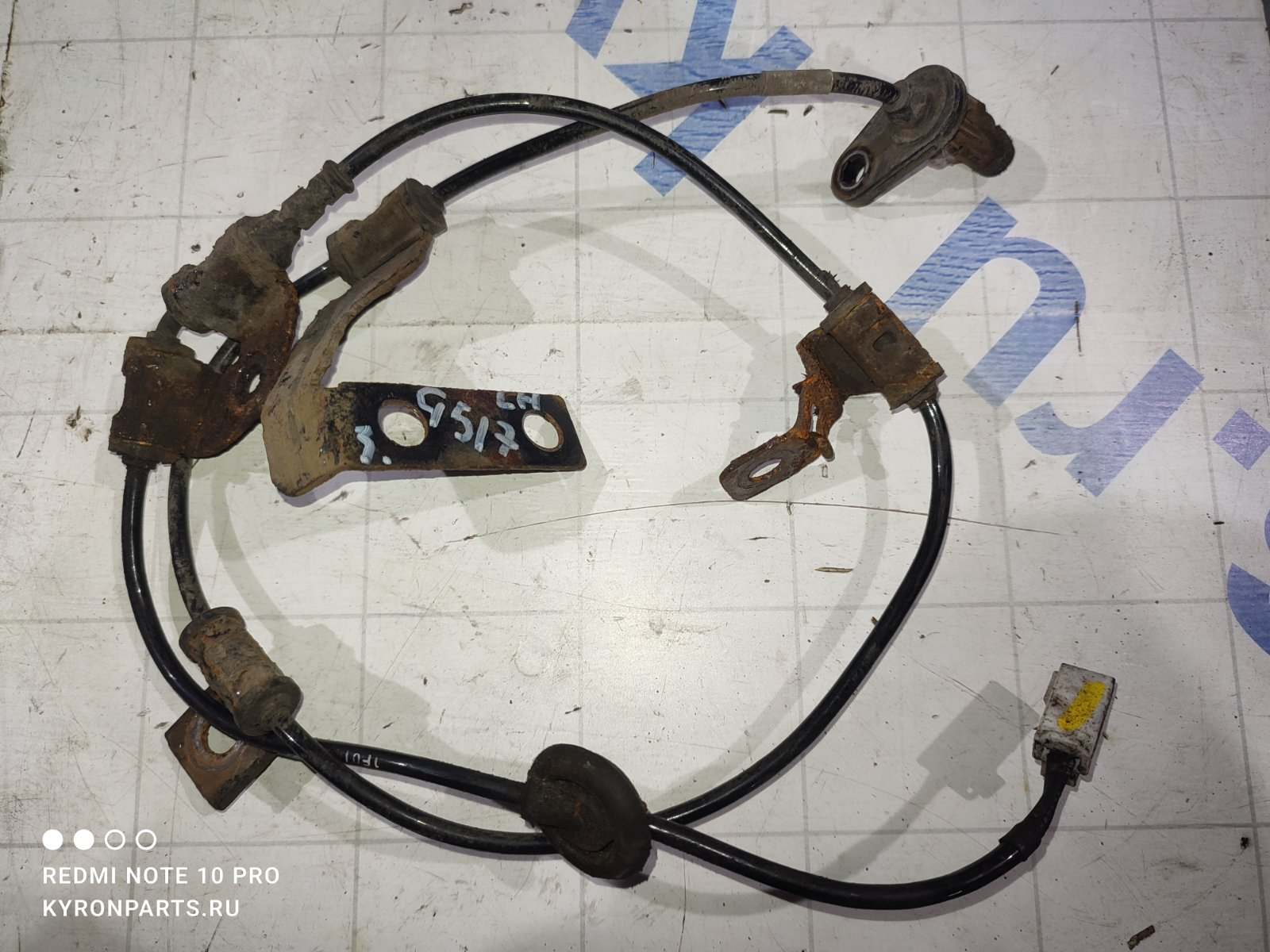 Датчик abs задний левый Hyundai IX35 2011 LM D4HA 956802Y500 Б/У