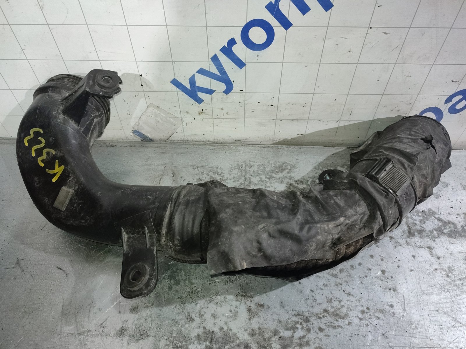 Патрубок воздушного фильтра Hyundai Santa Fe 2009 CM D4EB 282122B100 Б/У