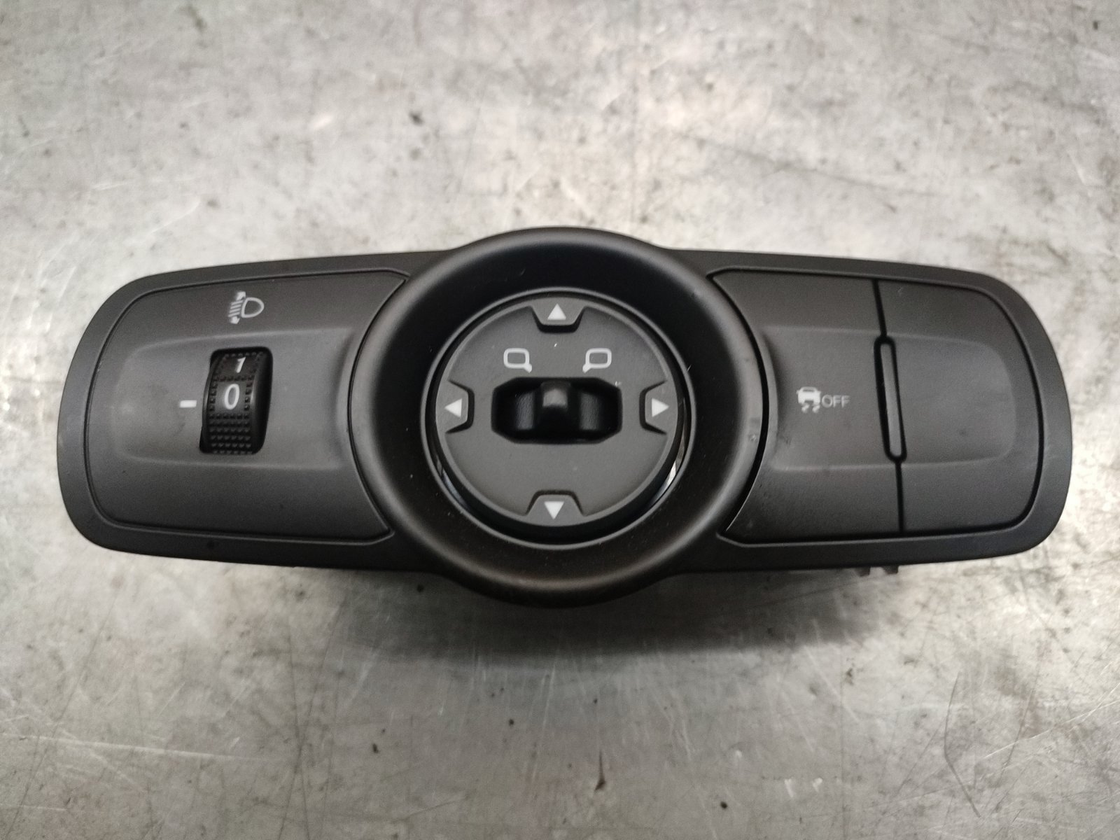Запчасть блок управления зеркалами Chery Tiggo 7 2019 T15 SQRE4T15 J608202570 Б/У Блок управления зеркалами Chery Tiggo 7 2019 T15 SQRE4T15 J608202570 Б/У