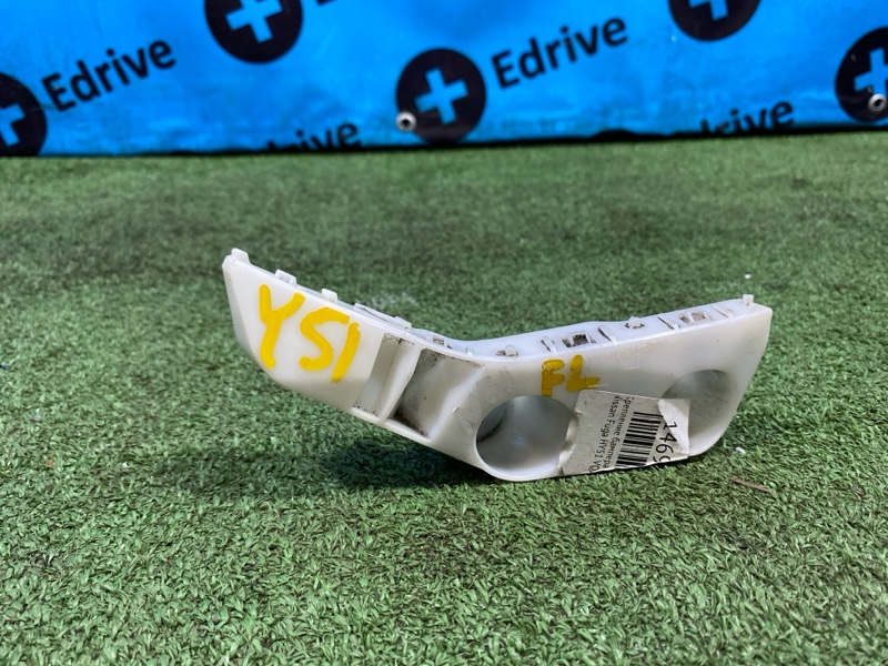 Крепление бампера переднее левое Nissan Fuga HY51 VQ25