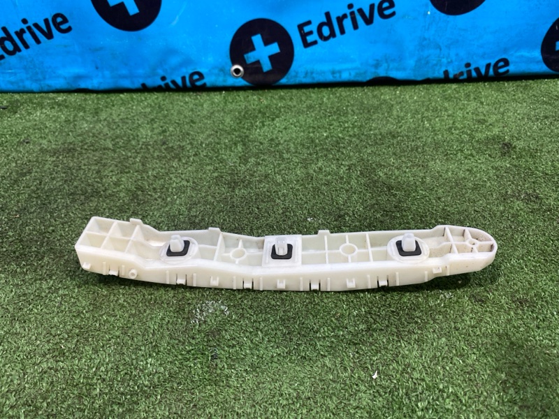 Крепление бампера заднее правое juke 2012 F15 HR15 Крепление бампера заднее правое juke 2012 F15 HR15