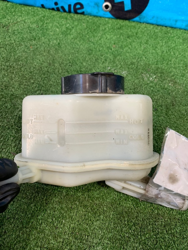 Бачок гидроусилителя Nissan MURANO Z51 PNZ51 TNZ51 TZ51 QR25 (DE) Бачок гидроусилителя Nissan MURANO Z51 PNZ51 TNZ51 TZ51 QR25 (DE)