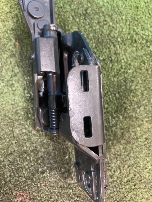 Петля капота Fuga 2019 HY51 VQ25
