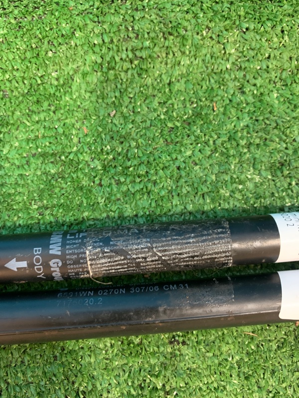 Амортизатор капота mini 2006 r53 W11 Амортизатор капота mini 2006 r53 W11