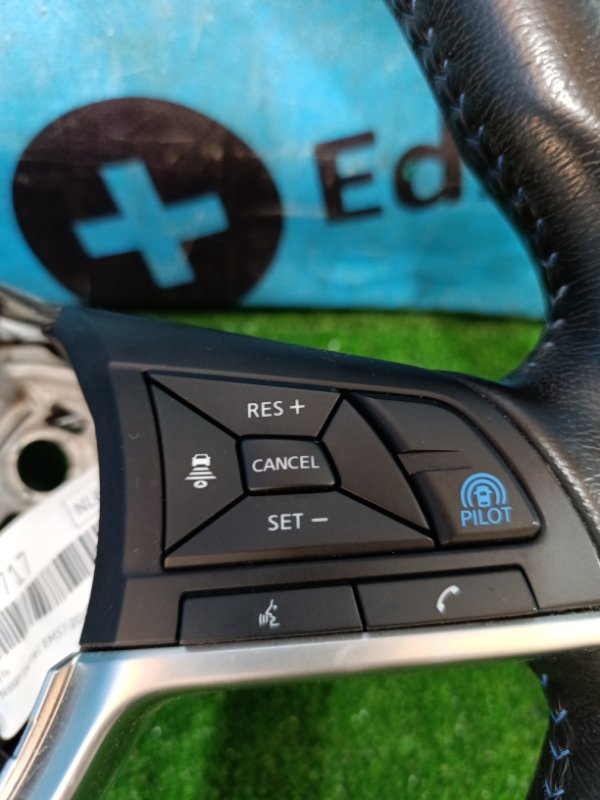 Руль Leaf 2019 ze1 EM57