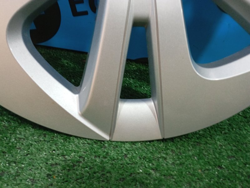 Колпак на колесо Prius 2016 ZVW50 2ZR-FXE