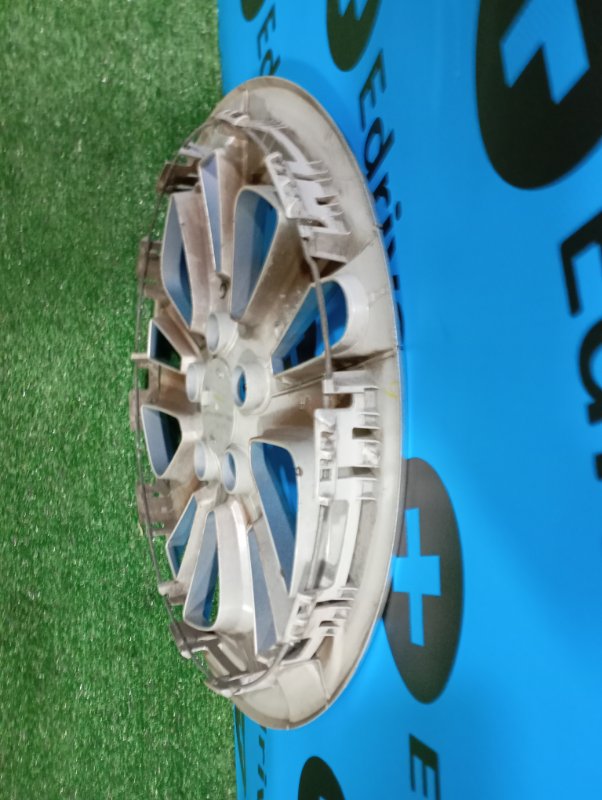 Колпак на колесо Prius 2016 ZVW50 2ZR-FXE