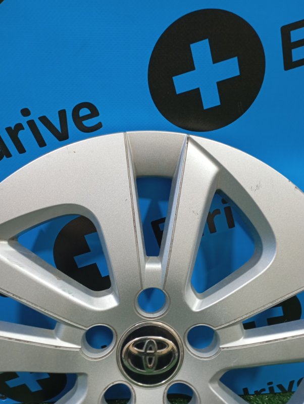 Колпак на колесо Toyota Prius ZVW50 2ZR-FXE