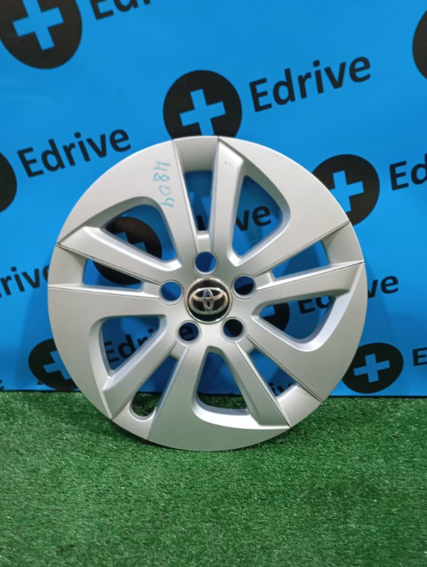 Колпак на колесо Toyota Prius 2016 ZVW50 2ZR-FXE контрактная