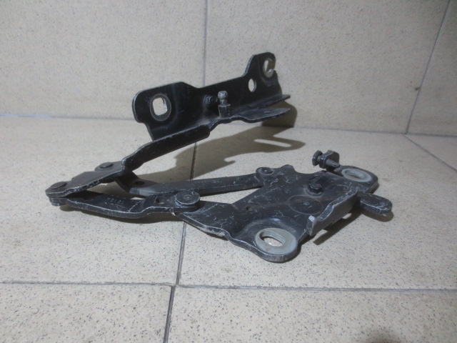 Петля капота левая BMW 1-series F20 41617286343 Б/У