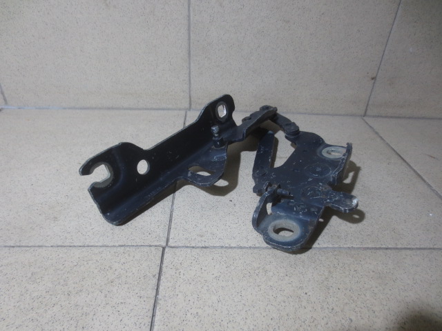 Запчасть петля капота правая BMW 1-series F20 41617286344 Б/У Петля капота правая BMW 1-series F20 41617286344 Б/У