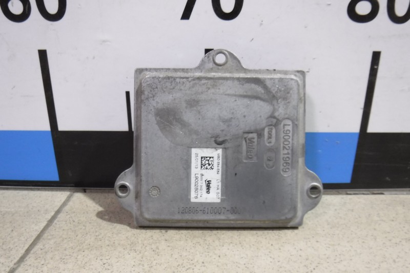 Блок управления диодными фарами BMW X1 E84 63117342174 Б/У