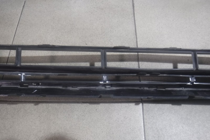 Решетка в бампер центральная E-class C238 Решетка в бампер центральная E-class C238