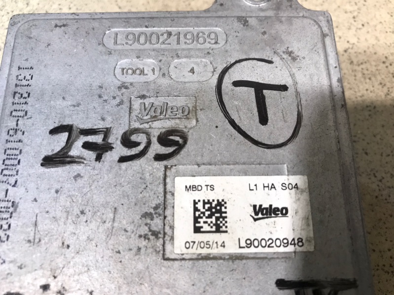 Блок управления диодными фарами X1 E84