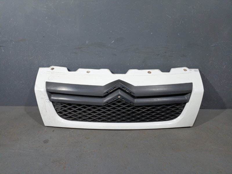 Решетка радиатора Citroen Jumper 1308069070 Б/У